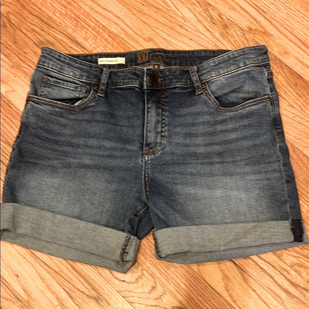 Kut from the Kloth Katy boyfriend shorts